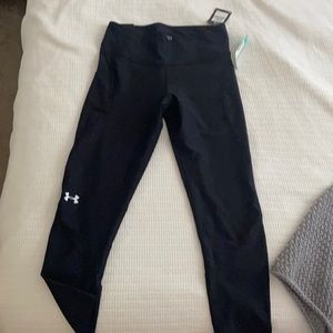 Under armor 7/8 leggings with side pocket, black